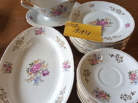 Lot 114 - borden en sauskom. 22 stuks - afbeelding 1 van  3