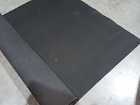 Lot 114 - darts bord en tapijt - afbeelding 4 van  4