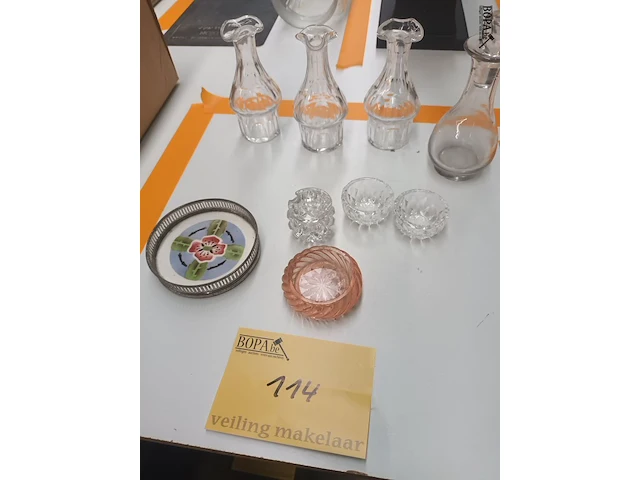 Lot 114 - diversen. 9 stuks - afbeelding 1 van  5