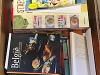 Lot 114 - doos diverse boeken - afbeelding 1 van  3