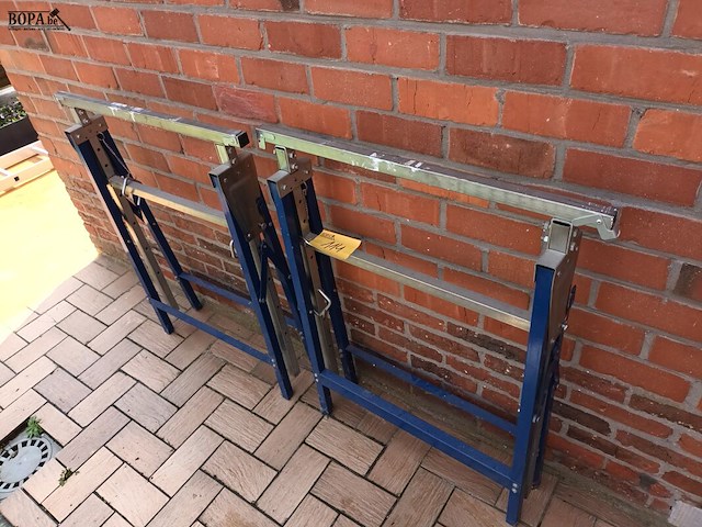 Lot 114 - metalen verstelbare schraag. 2 stuks - afbeelding 2 van  4