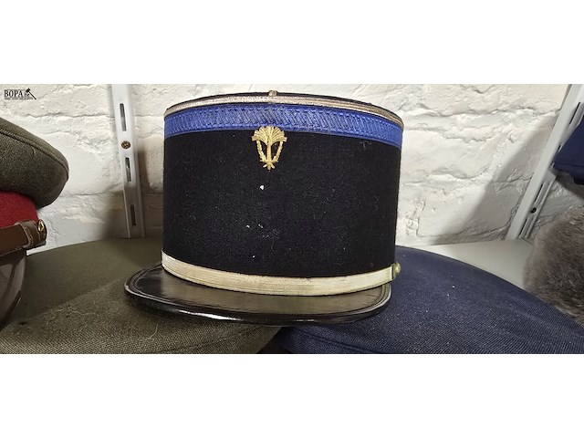 Lot 114 - tjechië slowakije 5 kepies - afbeelding 5 van  5