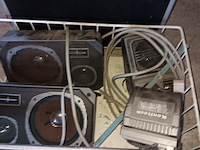 Lot 114 - trolley koffer en speakers - afbeelding 2 van  2