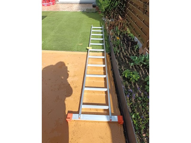 Lot 115 - aluminium ladder - afbeelding 2 van  3