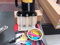 Lot 115 - barbenodigdheden - afbeelding 1 van  5