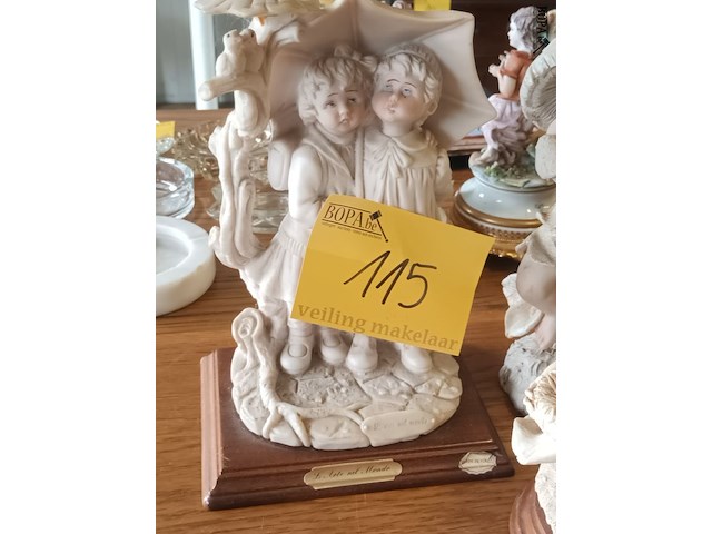 Lot 115 - beelden. 3 stuks - afbeelding 2 van  4