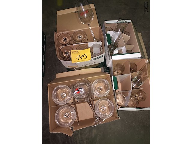 Lot 115 - diverse cocktail glazen. 4 dozen - afbeelding 1 van  4