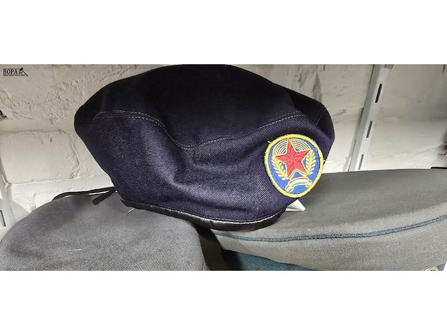 Lot 115 - hongarije 2 kepies + 1 barette - afbeelding 4 van  4