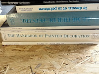 Lot 115 - imatation des bois + tehe handbook of painted decoration +sc - afbeelding 1 van  17