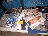 Lot 115 - kledij dames en heren. 26 stuks - afbeelding 1 van  4