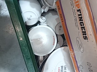 Lot 115 - koffietassen en bordjes - afbeelding 4 van  4