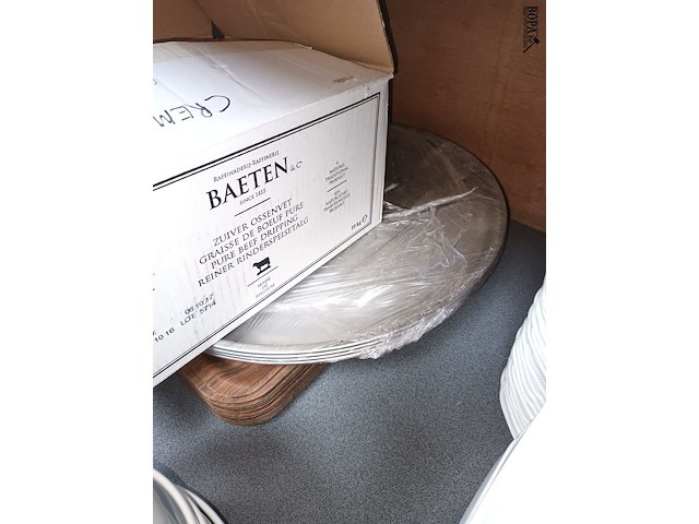 Lot 115 - kommen, borden en plateau’s - afbeelding 4 van  4