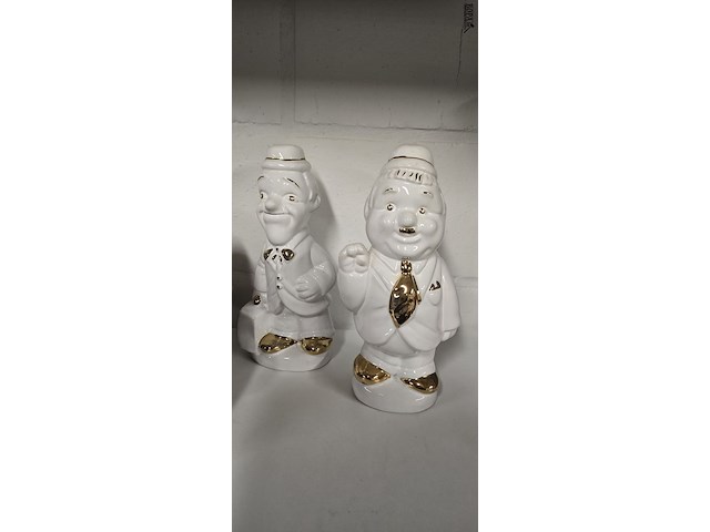 Lot 115 - laurel & hardy beeldjes 7 stuks - afbeelding 5 van  5