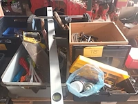Lot 115 - lot werkmateriaal en materiaalkoffers