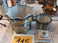 Lot 115 - rouen porselein. 3 stuks - afbeelding 1 van  7