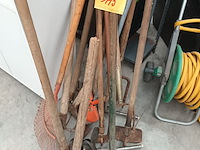 Lot 115 - tuinmateriaal - 12 stuks - afbeelding 1 van  4