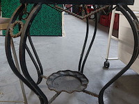 Lot 115 - vintage en metalen bijzettafeltje - afbeelding 2 van  3