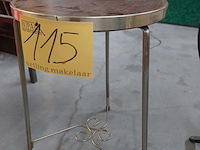 Lot 115 - vintage en metalen bijzettafeltje - afbeelding 3 van  3