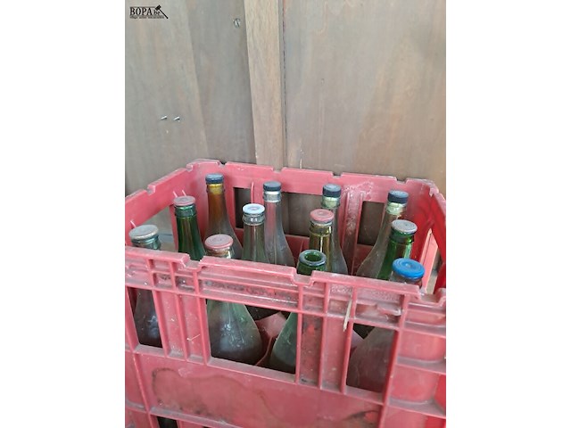 Lot 115 - vintage plastic drankkratten - model cfp en anglo-belge - afbeelding 2 van  3