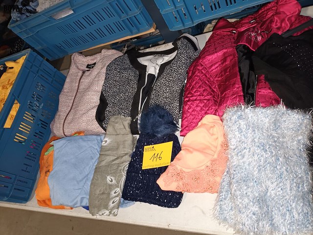 Lot 116 - dameskledij. 28 stuks - afbeelding 1 van  4
