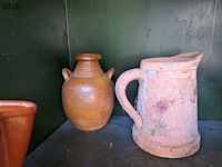 Lot 116 - decoratieve oude kruiken - afbeelding 4 van  4