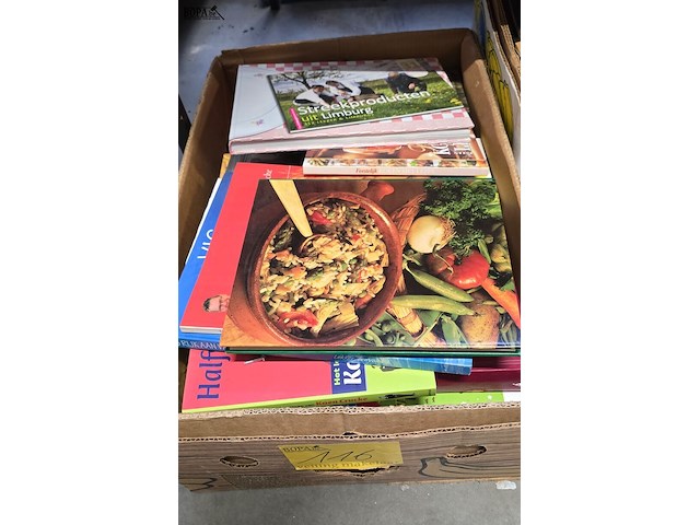 Lot 116 - doos diverse boeken - afbeelding 1 van  2
