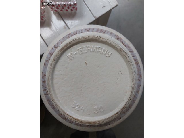 Lot 116 - duitse decoratieve vaas - afbeelding 2 van  2
