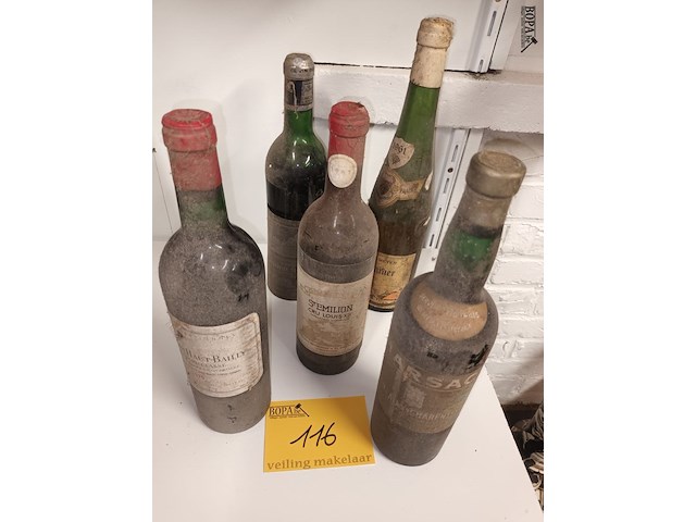 Lot 116 - flessen oude wijn. 5 stuks - afbeelding 1 van  4