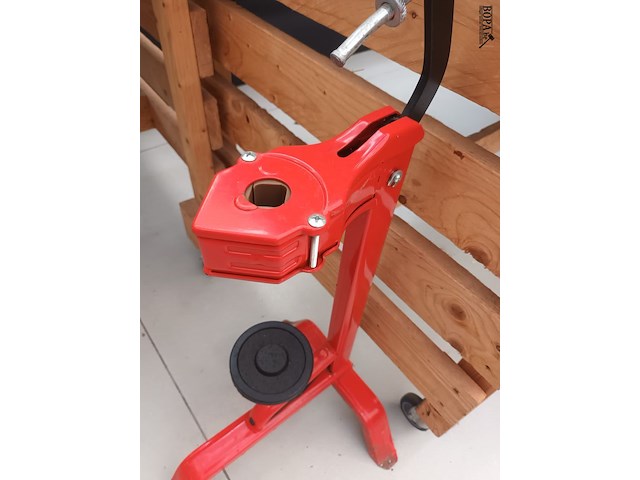 Lot 116 - handmatig kurkapparaat - afbeelding 2 van  4