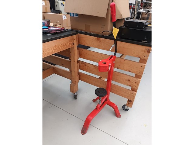 Lot 116 - handmatig kurkapparaat - afbeelding 3 van  4