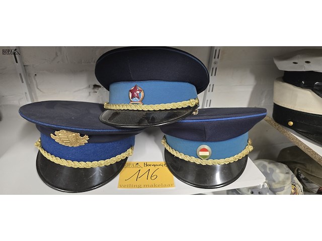 Lot 116 - hongarije 3 kepies - afbeelding 1 van  4