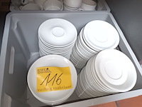 Lot 116 - koffietassen en onderbordjes - afbeelding 3 van  3