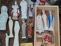 Lot 116 - lot religieuze beelden - afbeelding 1 van  1