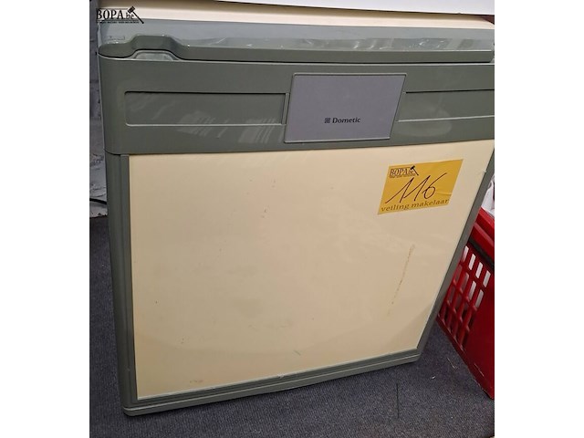 Lot 116 - mini koelkast dometic - afbeelding 1 van  3