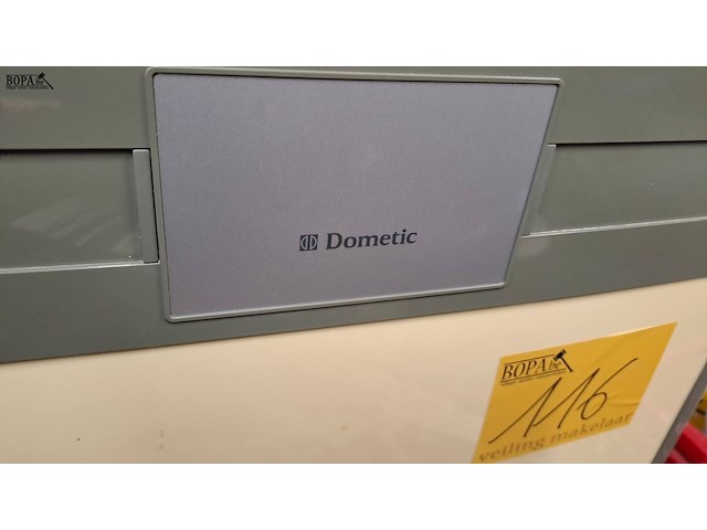 Lot 116 - mini koelkast dometic - afbeelding 2 van  3