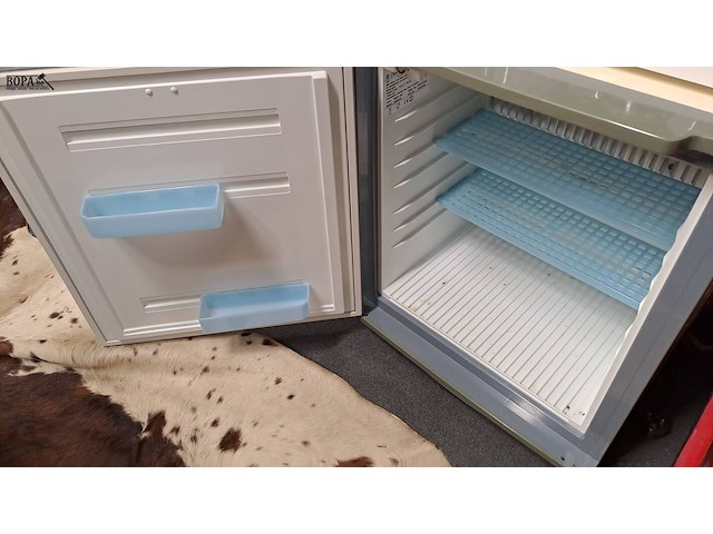 Lot 116 - mini koelkast dometic - afbeelding 3 van  3