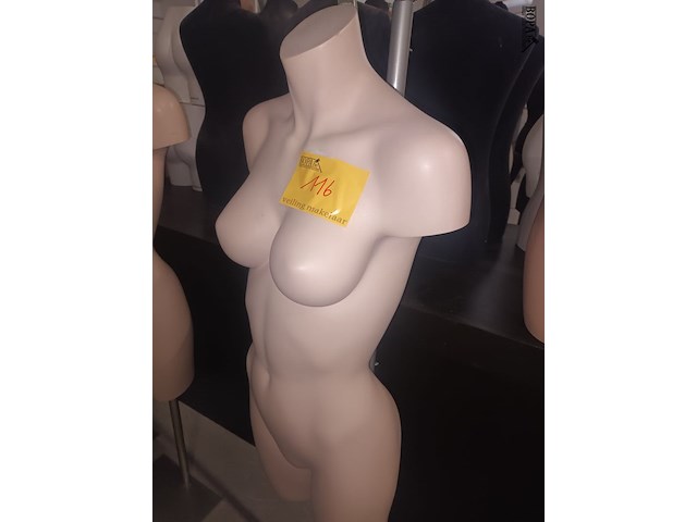 Lot 116 - paspop vrouw torso op statief - afbeelding 1 van  3