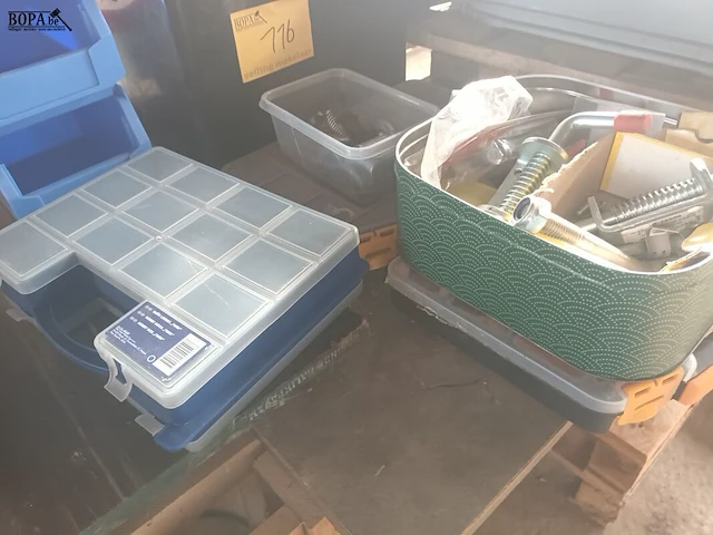 Lot 116 - sorteerbakken en materiaal - afbeelding 4 van  5