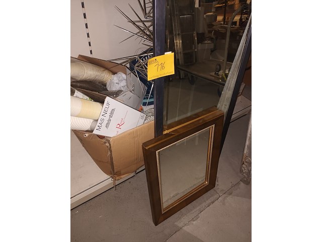 Lot 116 - spiegels. 2 stuks - afbeelding 2 van  4