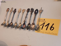 Lot 116 - verzilverde souvenir lepeltjes. 9 stuks - afbeelding 1 van  4