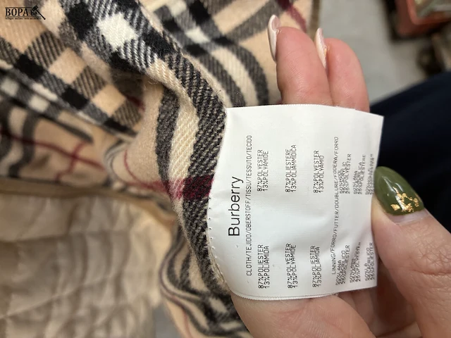 Lot 116 - vintage burberry gewatteerde jack - afbeelding 4 van  6