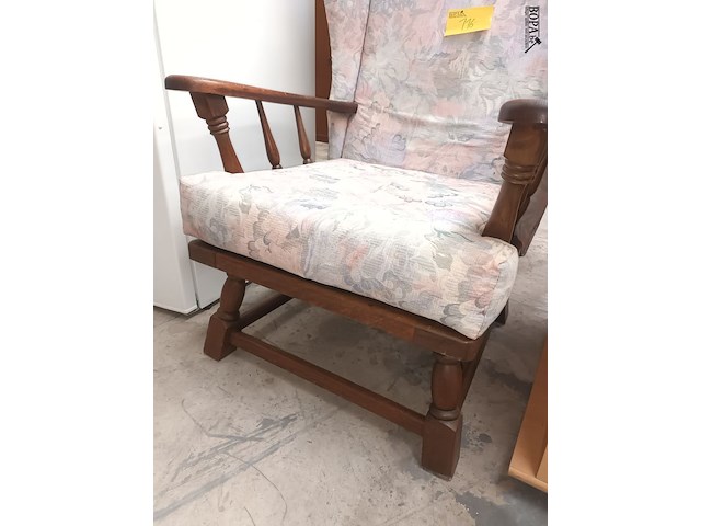 Lot 116 - vintage oorfauteuil - afbeelding 2 van  4