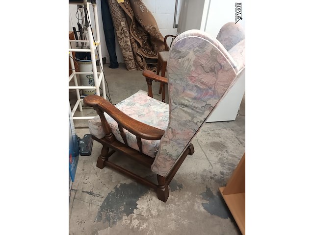 Lot 116 - vintage oorfauteuil - afbeelding 4 van  4