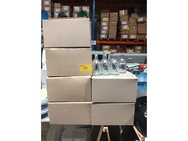 Lot 116 - waterflesjes. 6 dozen - afbeelding 1 van  3