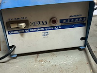 Lot 117 - acculaders 12v - 3 stuks - afbeelding 3 van  4