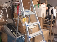 Lot 117 - aluminium trapladder - afbeelding 2 van  2