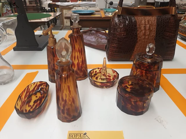 Lot 117 - antiek glaswerk. 7 stuks - afbeelding 1 van  5