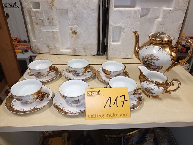 Lot 117 - italiaans theeset - afbeelding 1 van  6