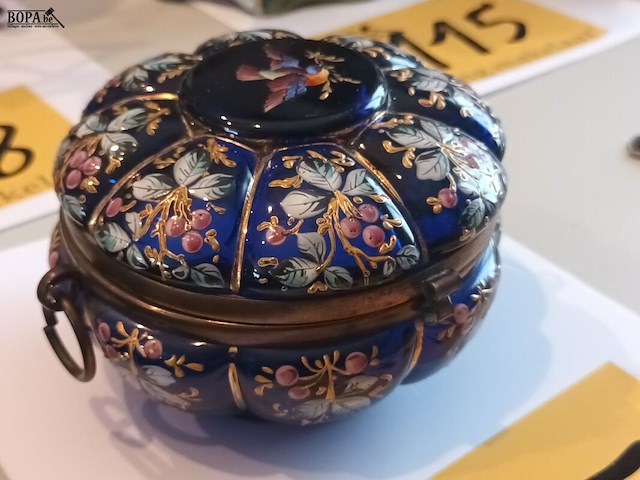 Lot 117 - juwelenkistje in glas - afbeelding 2 van  4