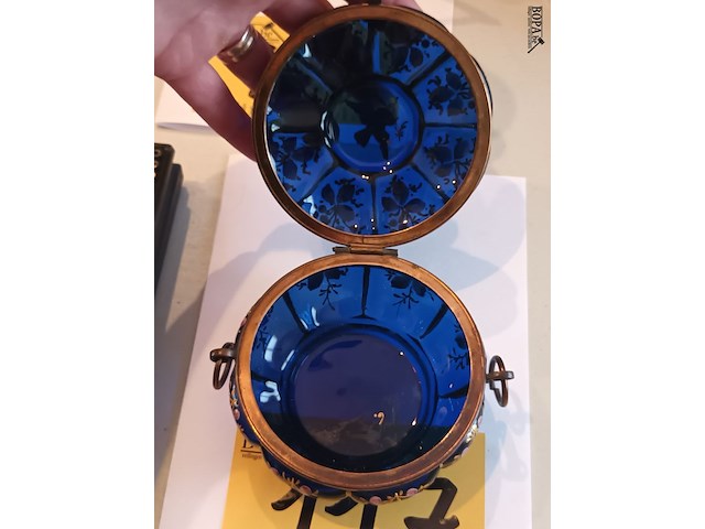 Lot 117 - juwelenkistje in glas - afbeelding 3 van  4